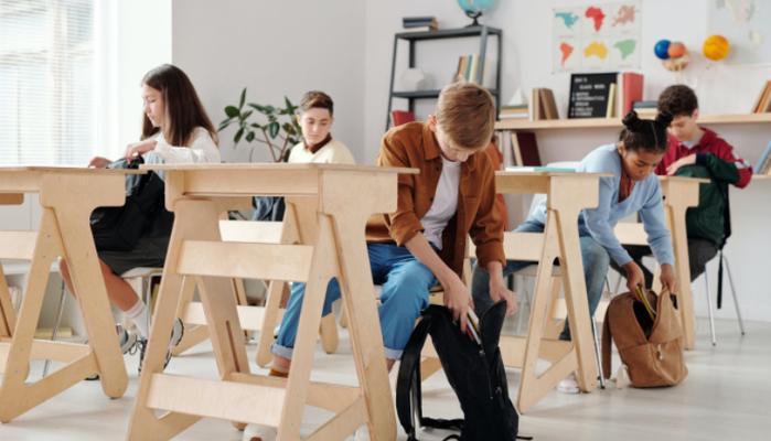 Inizio scuola 2021, ma quanto costa tornare in classe? Quasi uno stipendio
