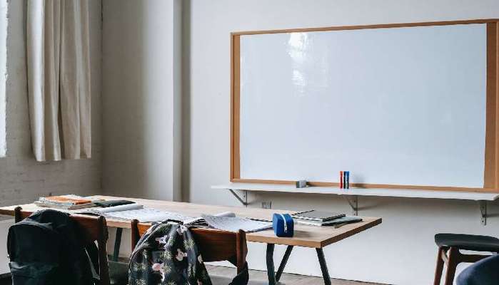 Scuole e quarantene, nuove regole finalmente in arrivo: con un solo positivo si resta in classe