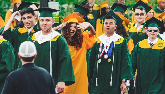 Università, ci si potrà iscrivere a due corsi di laurea: la Camera approva la proposta di legge