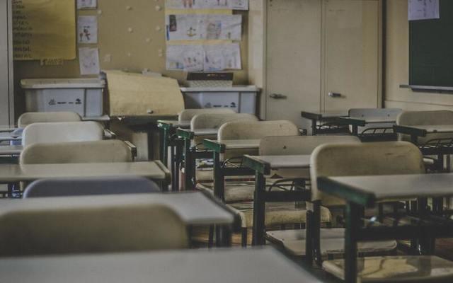 Scuola: confermato ritorno in presenza. Cambiano le regole per la Dad se ci sono positivi in classe.