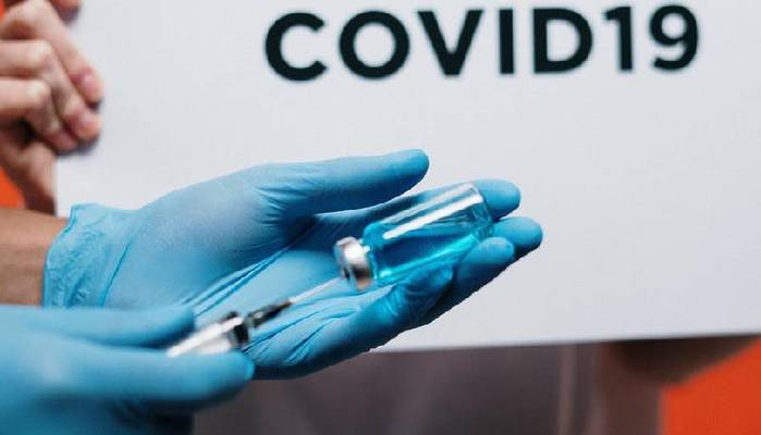 Variante omicron e vaccini, funzionano? Cosa sappiamo