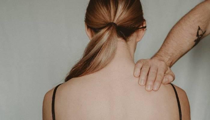 Molestie e discriminazioni a scuola, studenti occupano il liceo