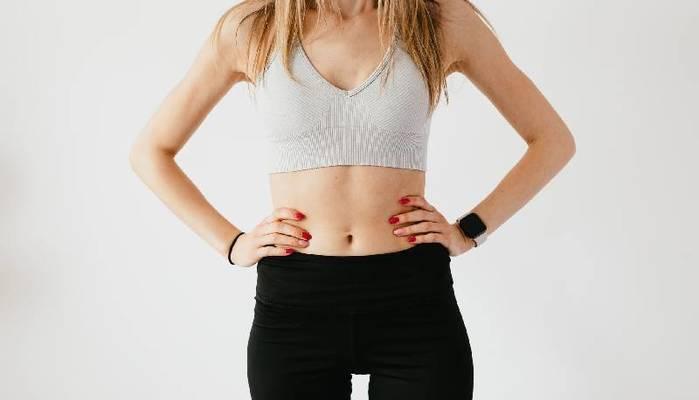 Alunna rimproverata per la pancia scoperta, parla la preside: "Vicenda strumentalizzata"