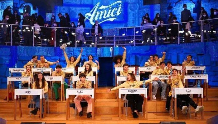 Amici 2022, prima puntata serale: orari, dove vederlo, anticipazioni