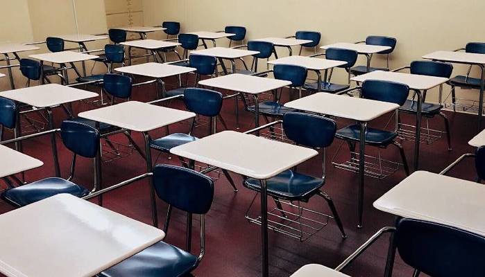 Lettera degli studenti a Bianchi: "Continuate ogni giorno a rubare il futuro ad un'intera generazione"