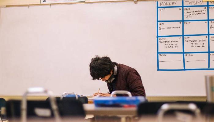 Maturità, studente non ammesso per due 4 in pagella: fa ricorso al Tar e vince