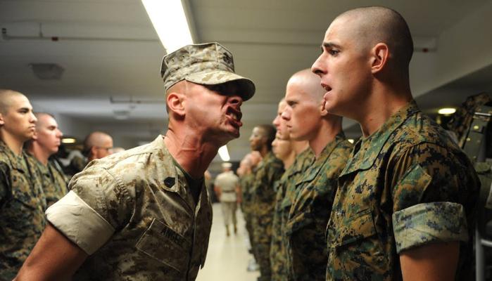 Mini servizio militare di 40 giorni in cambio di punti per la Maturità: in arrivo un disegno di legge?