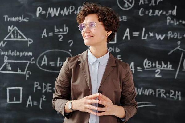 Valditara, a Natale 2mila euro per i docenti: “Orgoglioso di aver mantenuto l'impegno”