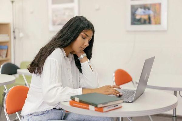 L'Italia si sta spopolando, soprattutto al Sud: nel 2040 crollo dei giovani tra i 18 e i 20 anni. Crisi delle Università in vista