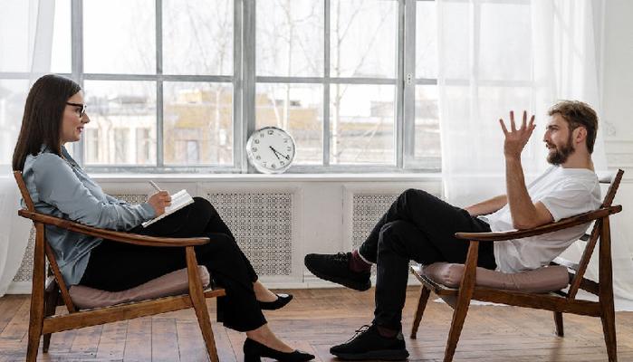 Le principali fonti di stress per i giovani? Lavoro, condizione economica ed aumento dei prezzi