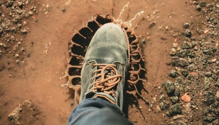 Studente e rider licenziato per essere andato a spalare il fango in Emilia-Romagna