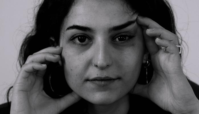 Teresa Fraioli, scrittrice under 25 che esorta i suoi coetanei a "scrivere di quello che prude, quello di cui ci si vergogna"