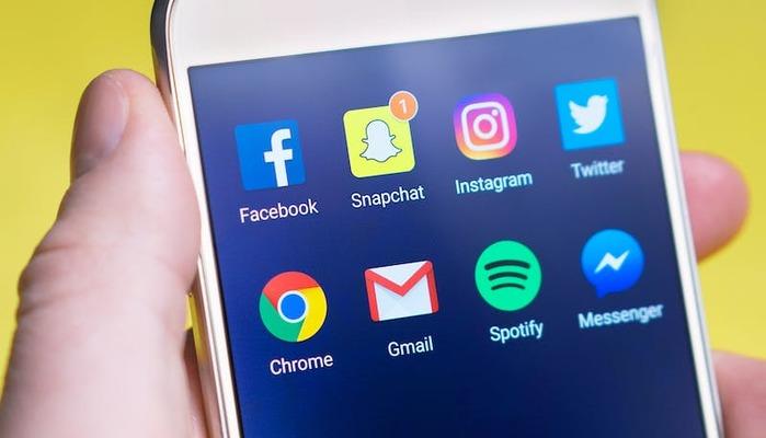 Facebook e Instagram saranno a pagamento? I nuovi abbonamenti senza pubblicità