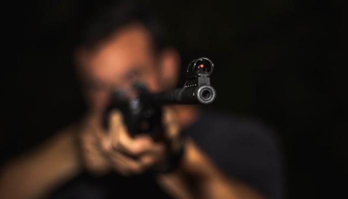Con fucili e katane a scuola "per scherzo", tre ragazzi denunciati