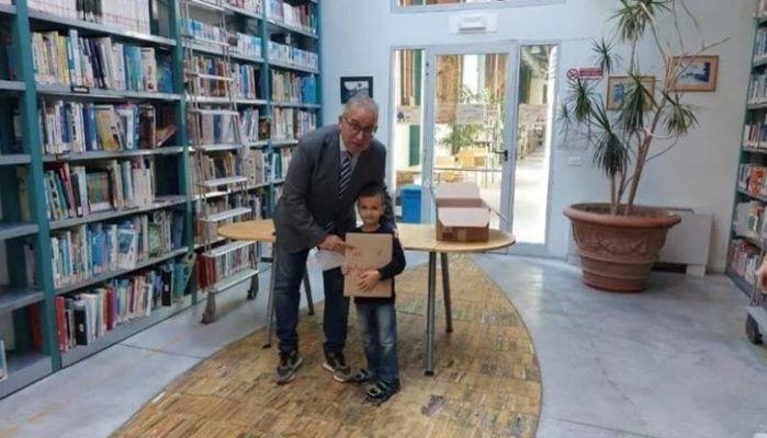 Mattia 5 anni prende in prestito 125 libri in biblioteca in un anno e li legge tutti