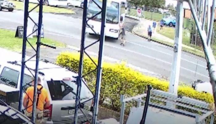 A 14 anni evita lo schianto del bus con i compagni dentro