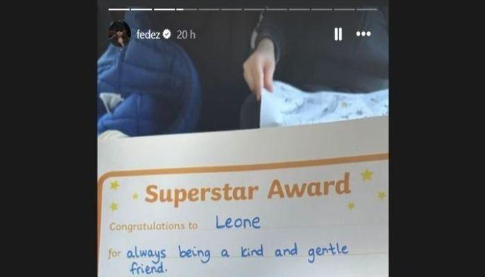 Leone vince premio per la gentilezza a scuola, papà Fedez: "Il contrario del padre"