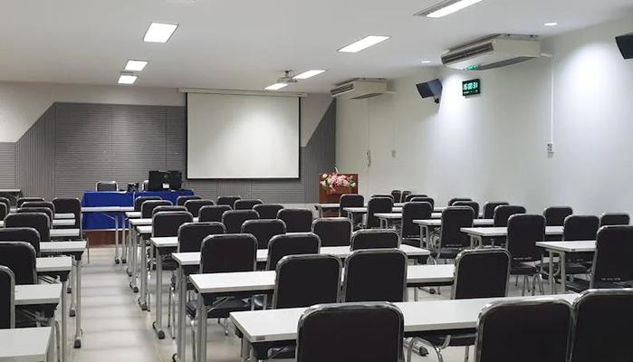 In classe senza voti, uno studente: "Ci prendono in giro ma io mi sento fortunato"