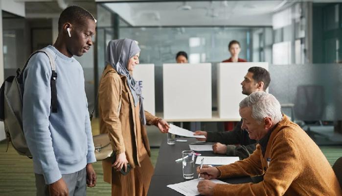 I fuori sede potranno finalmente votare alle elezioni: cosa prevede la riforma appena approvata