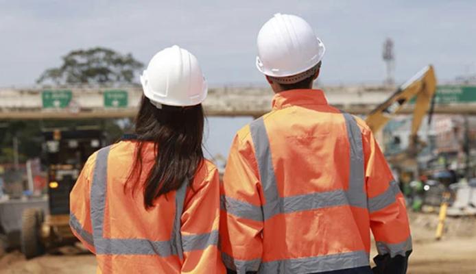 La formazione post-diploma che ti assicura un lavoro: scopri i corsi delle Scuole dei Mestieri di Distretto Italia