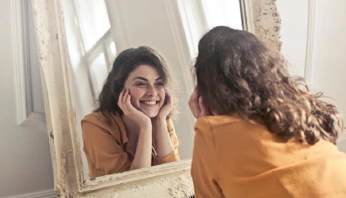 Le frasi del body positive che dovrebbero essere insegnate a scuola