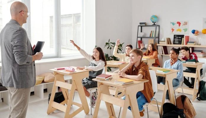 "La più bella del mondo", il libro di Veltroni suggerito a scuola fa infuriare la Lega: il motivo