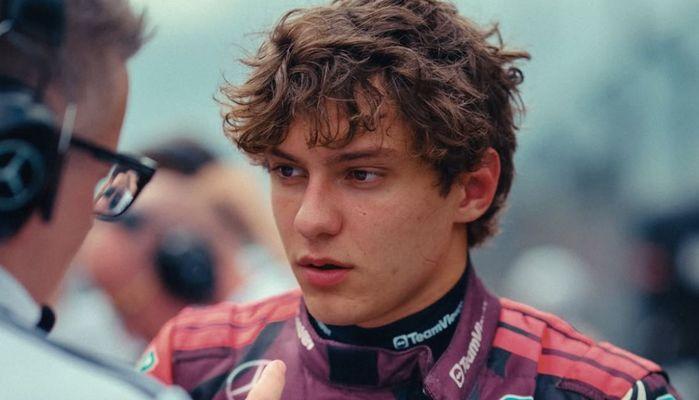 Kimi Antonelli, la Maturità spaventa quasi quanto la F1. E per esorcizzare invita i suoi compagni di classe al Gran premio