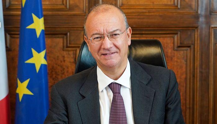 PCTO all'estero, Valditara firma il decreto: 151 milioni in più per fare esperienza fuori dai confini nazionali