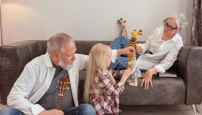 Festa dei nonni: i migliori auguri e le frasi da dedicargli