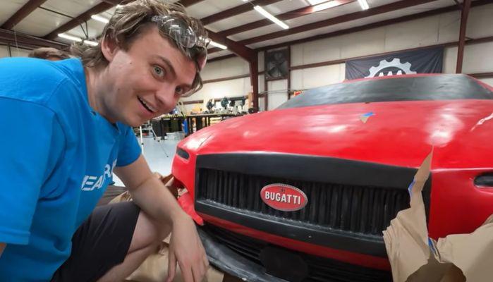 Compra una Bugatti su Alibaba a 30mila dollari pensando di fare l'affare: gli arriva a casa un modello in pasta di schiuma